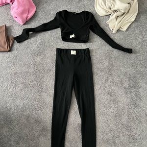 BLACK LEGGING AND LONG SLEEVE SET